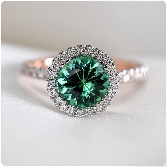 NEW 925 Sterling Silver Round Emerald Halo Ring - Picture 3 of 4